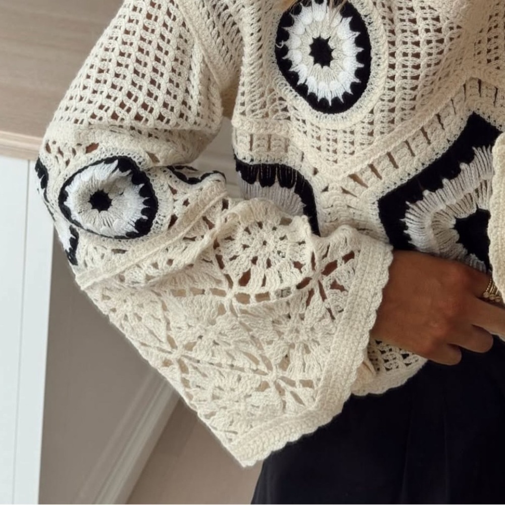 Crochet Blouse with belled sleeves Vintage Inspired - Picture 8 of 8